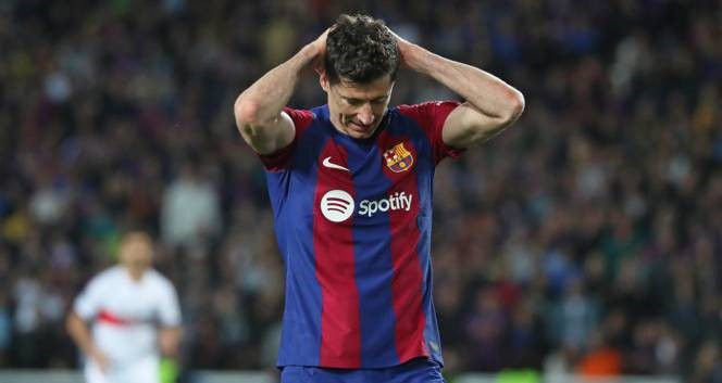 Barcelona begged Lewandowski to stop scoring — Polish journalist claims